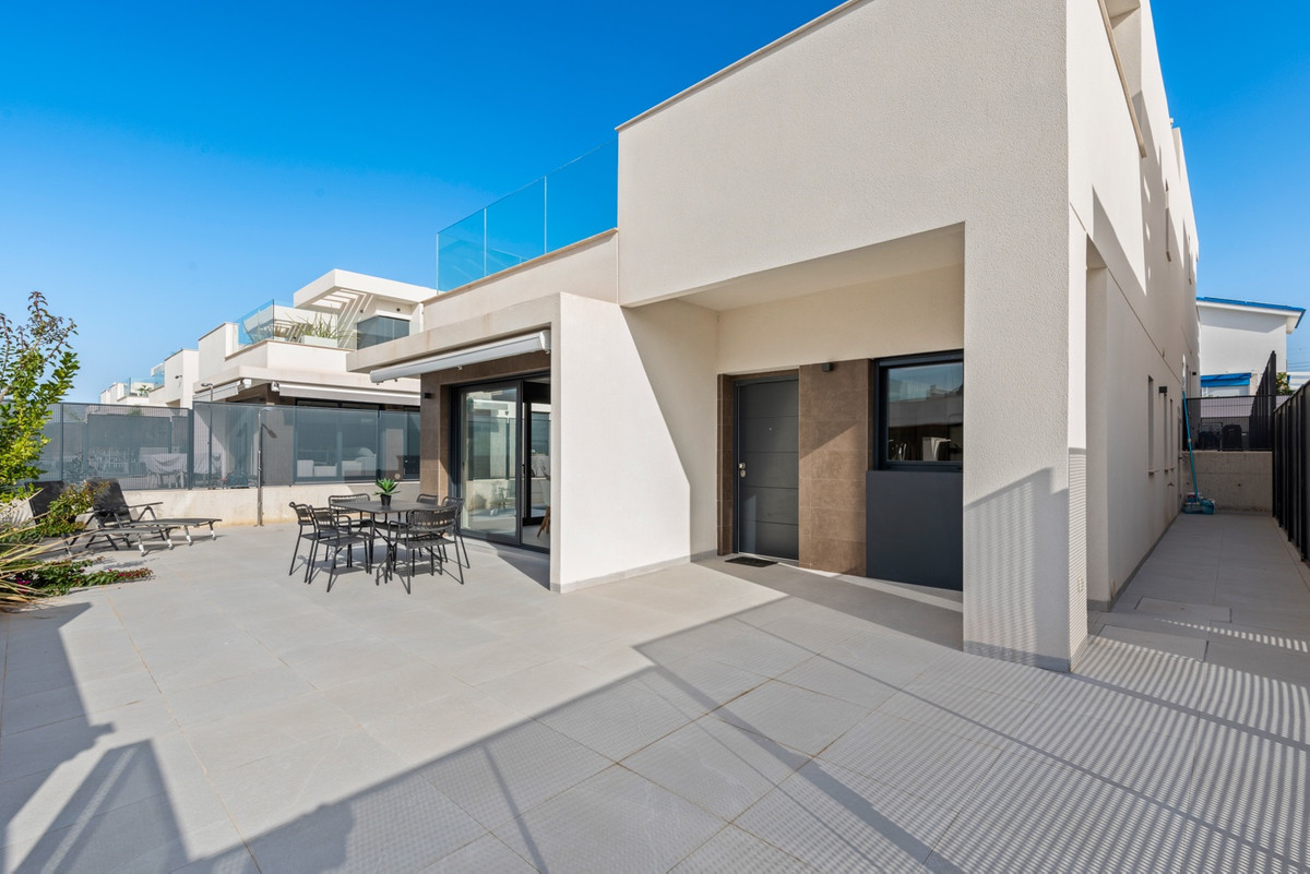 For sale - 3 Bedroom 2 Bathroom House - Semi-Detached House in San Fulgencio - La Marina  - Alicante