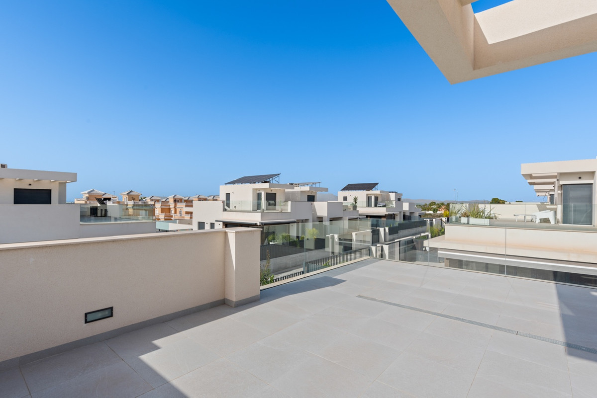 For sale - 3 Bedroom 2 Bathroom House - Semi-Detached House in San Fulgencio - La Marina  - Alicante