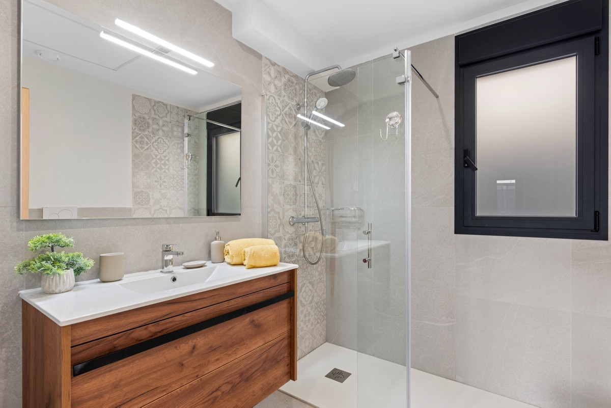 For sale - 3 Bedroom 2 Bathroom House - Semi-Detached House in San Fulgencio - La Marina  - Alicante