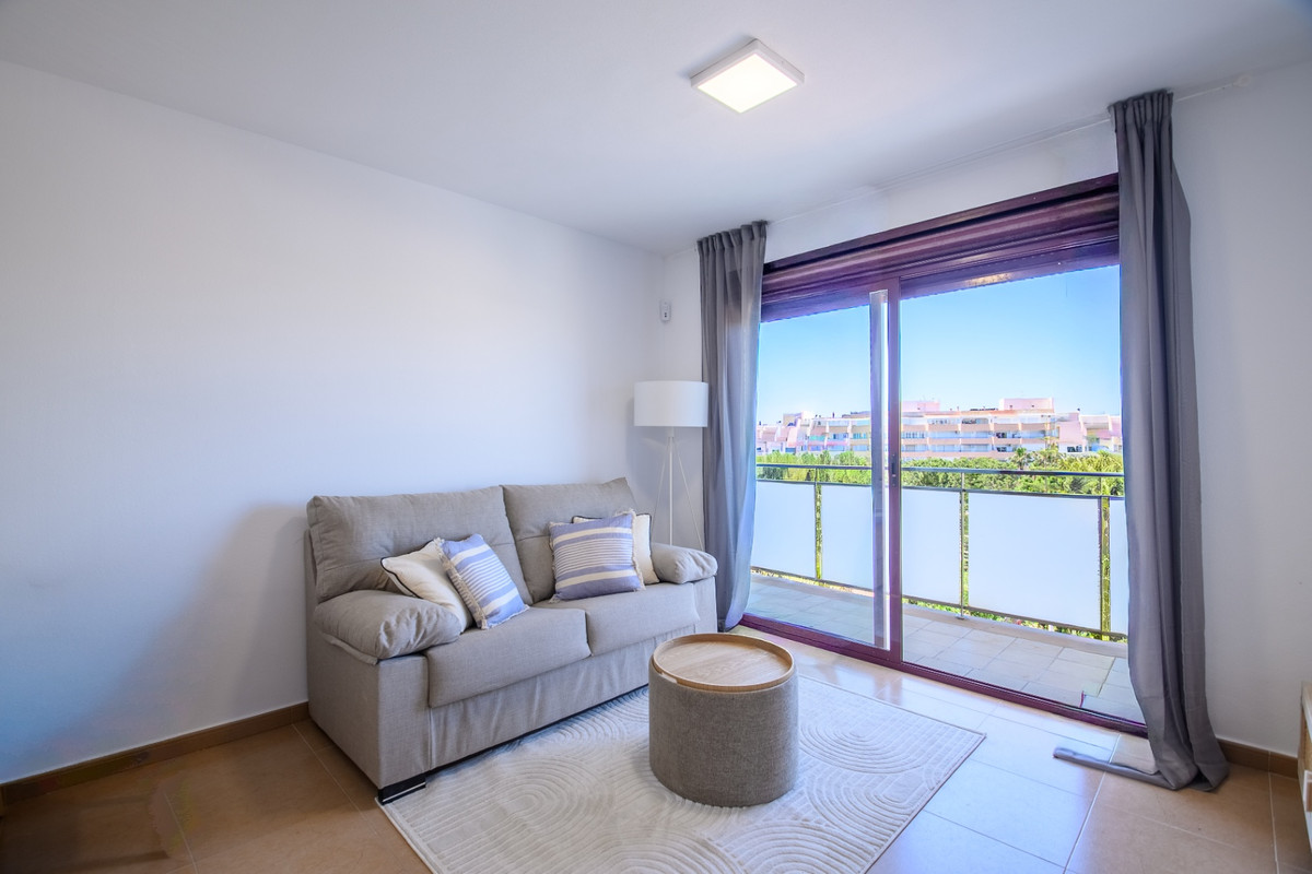 For sale - 2 Bedroom 1 Bathroom Apartment - Middle Floor Apartment in Torrevieja - Torrevieja Centro  - Alicante