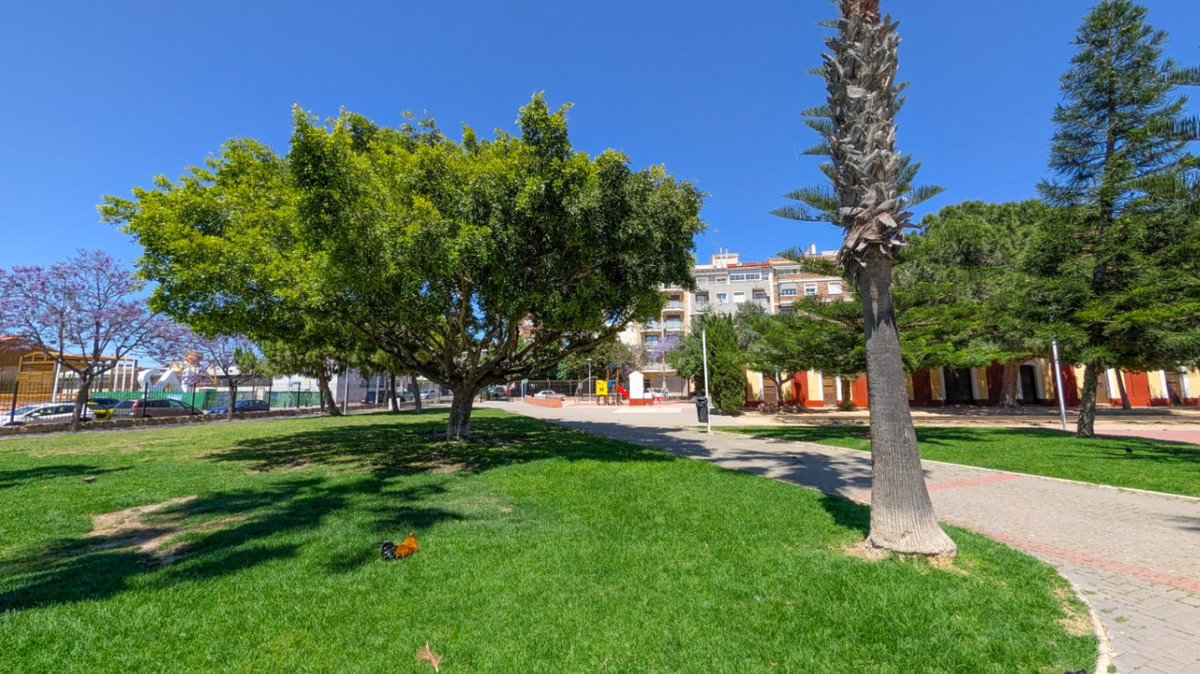 For sale - 2 Bedroom 1 Bathroom Apartment - Middle Floor Apartment in Torrevieja - Torrevieja Centro  - Alicante