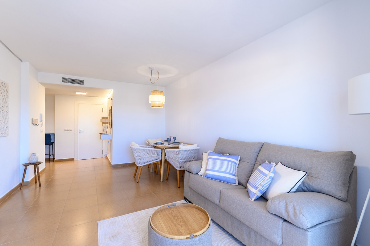 For sale - 2 Bedroom 1 Bathroom Apartment - Middle Floor Apartment in Torrevieja - Torrevieja Centro  - Alicante