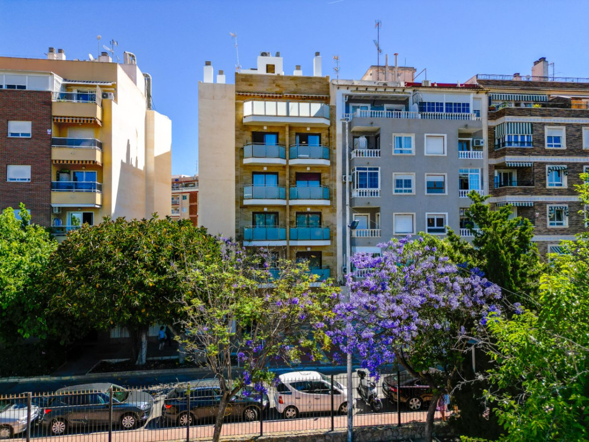 For sale - 2 Bedroom 1 Bathroom Apartment - Middle Floor Apartment in Torrevieja - Torrevieja Centro  - Alicante