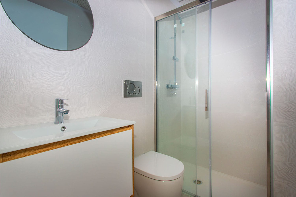 For sale - 2 Bedroom 2 Bathroom Apartment - Middle Floor Apartment in Torrevieja - Torrevieja Centro  - Alicante