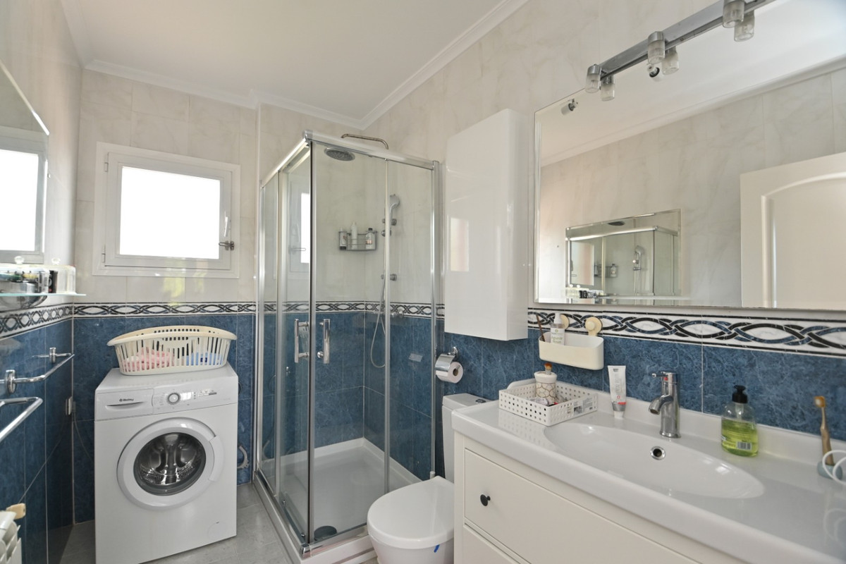 For sale - 4 Bedroom 2 Bathroom House - Detached Villa in Orihuela - Orihuela Costa  - Alicante