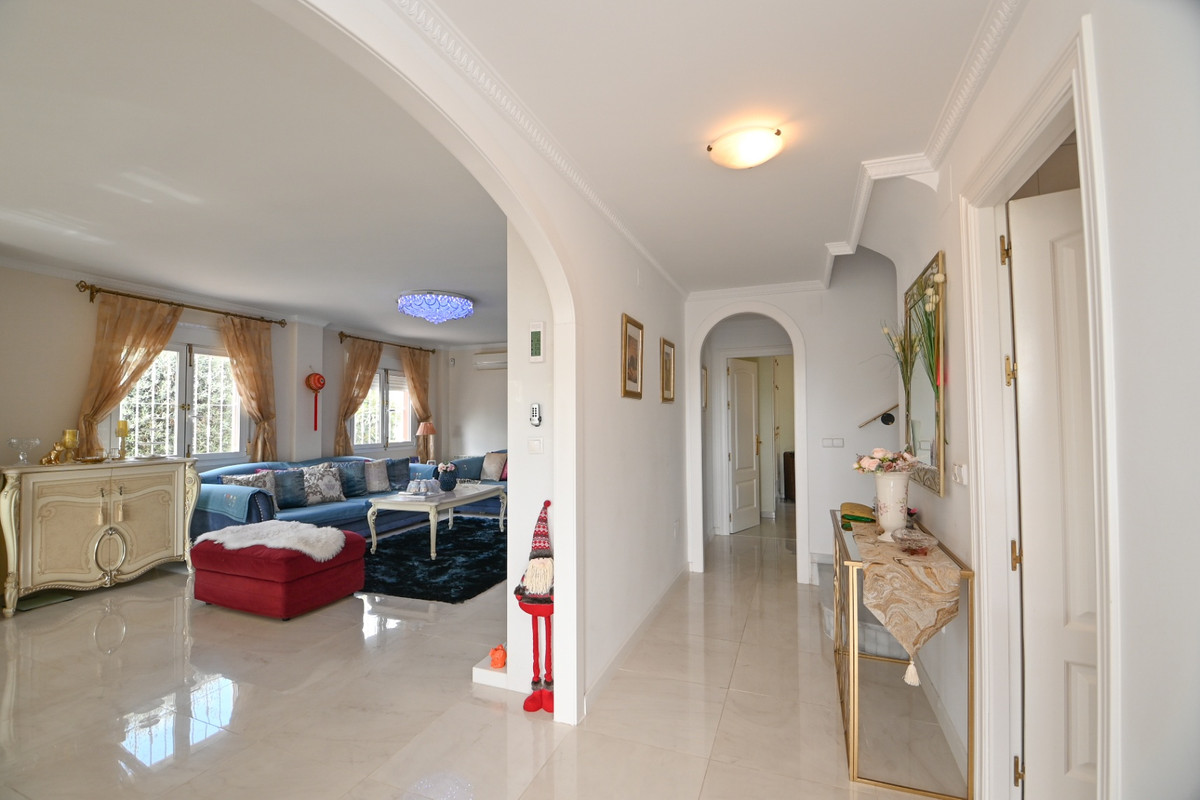 For sale - 4 Bedroom 2 Bathroom House - Detached Villa in Orihuela - Orihuela Costa  - Alicante