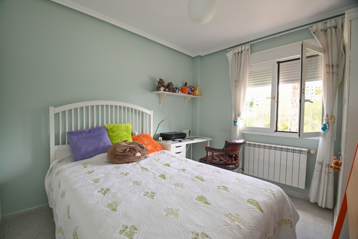 For sale - 4 Bedroom 2 Bathroom House - Detached Villa in Orihuela - Orihuela Costa  - Alicante