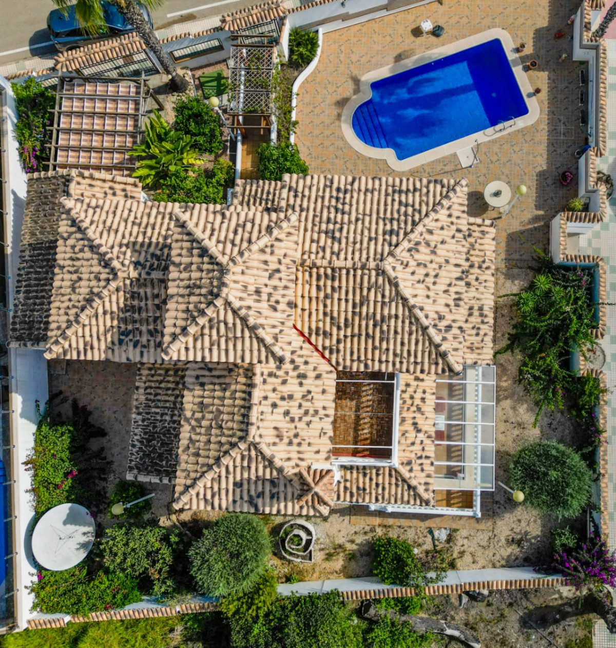 For sale - 4 Bedroom 2 Bathroom House - Detached Villa in Orihuela - Orihuela Costa  - Alicante