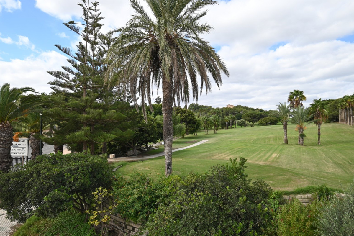 For sale - 4 Bedroom 2 Bathroom House - Detached Villa in Orihuela - Orihuela Costa  - Alicante