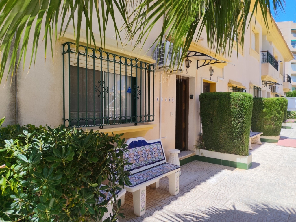 3 Bedroom 2 Bathroom House - Townhouse in Orihuela