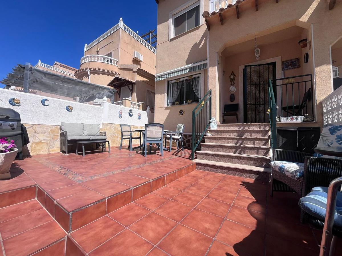 For sale - 2 Bedroom 2 Bathroom House - Townhouse in Orihuela - Villamartin  - Alicante