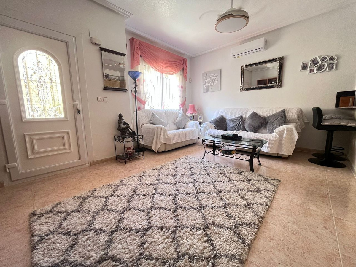 For sale - 2 Bedroom 2 Bathroom House - Townhouse in Orihuela - Villamartin  - Alicante
