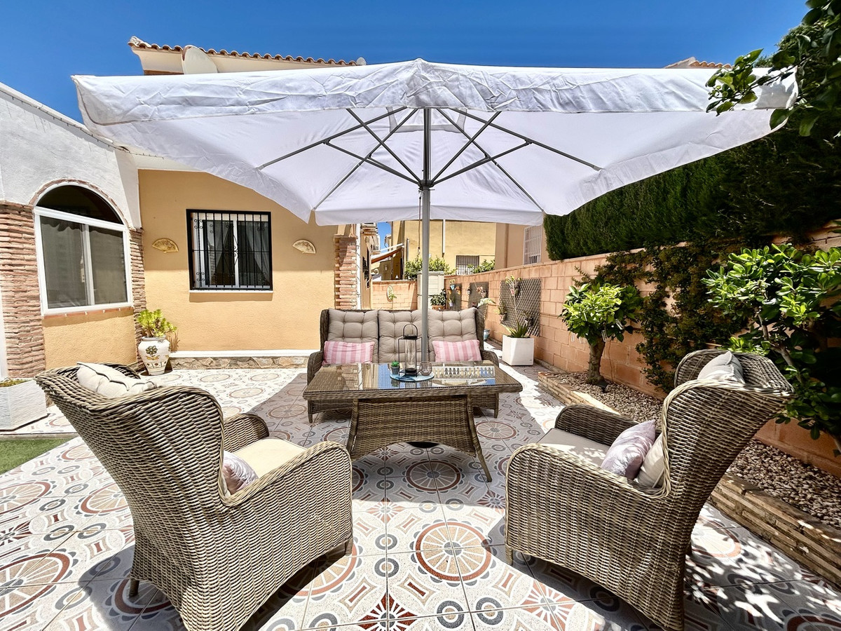 For sale - 3 Bedroom 2 Bathroom House - Detached Villa in Orihuela - Los Altos  - Alicante