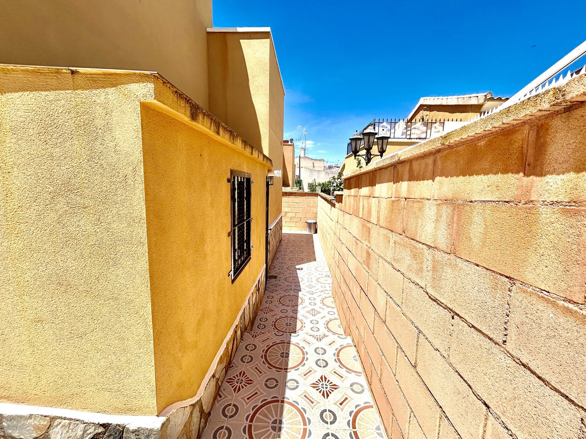For sale - 3 Bedroom 2 Bathroom House - Detached Villa in Orihuela - Los Altos  - Alicante
