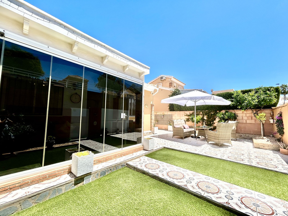 For sale - 3 Bedroom 2 Bathroom House - Detached Villa in Orihuela - Los Altos  - Alicante