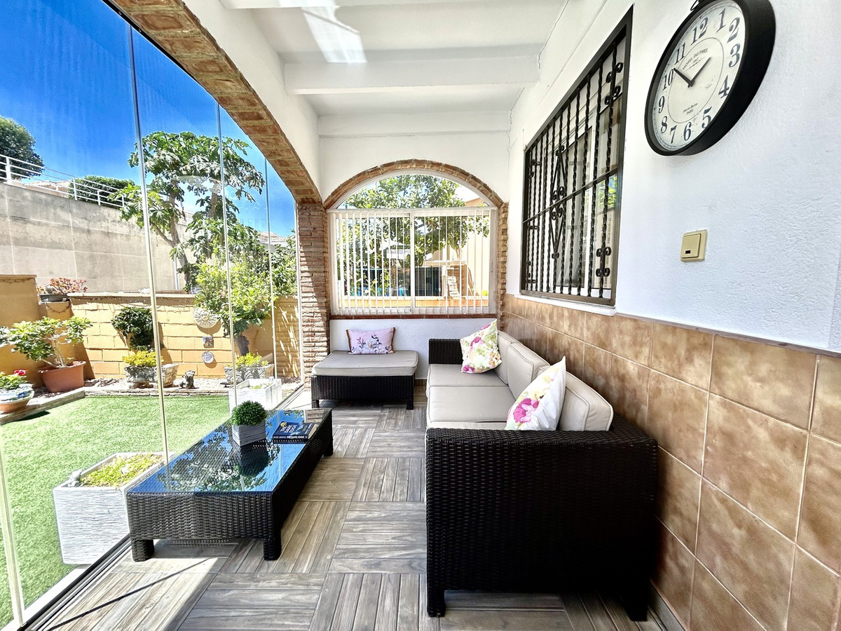 For sale - 3 Bedroom 2 Bathroom House - Detached Villa in Orihuela - Los Altos  - Alicante