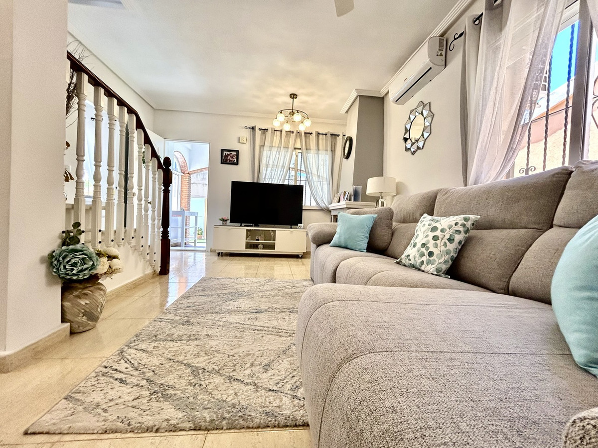 For sale - 3 Bedroom 2 Bathroom House - Detached Villa in Orihuela - Los Altos  - Alicante