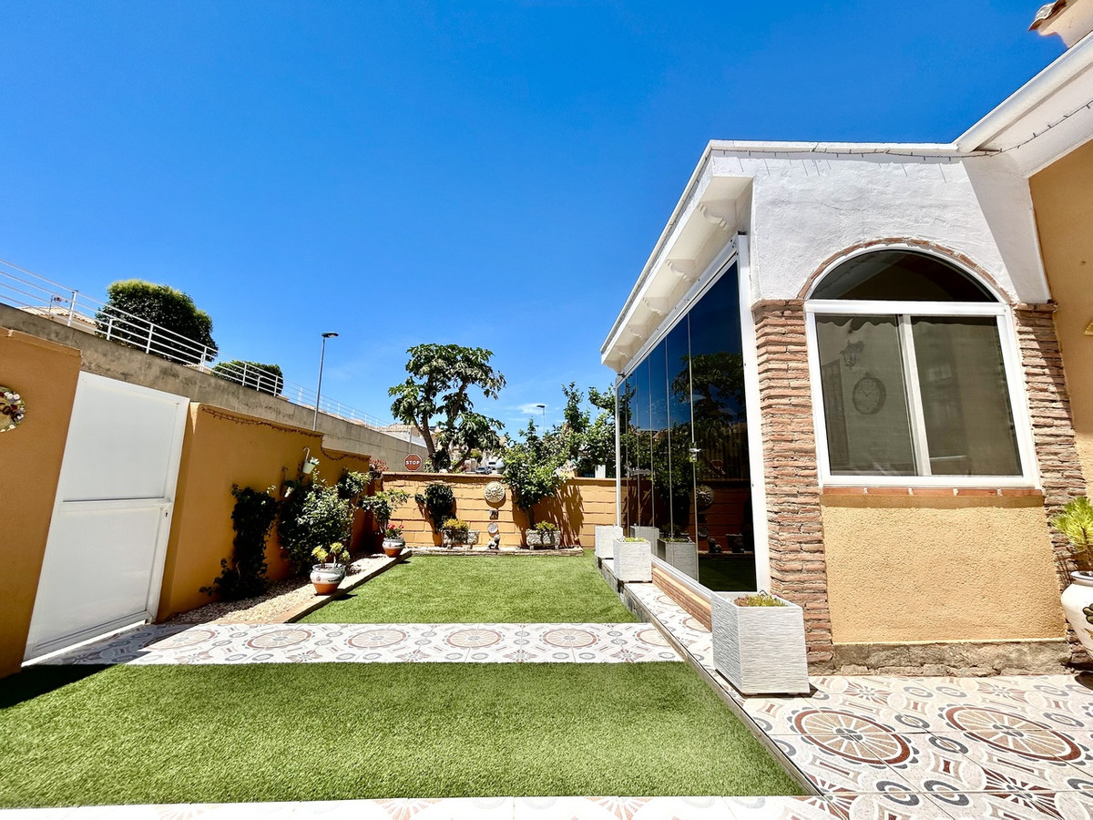 For sale - 3 Bedroom 2 Bathroom House - Detached Villa in Orihuela - Los Altos  - Alicante