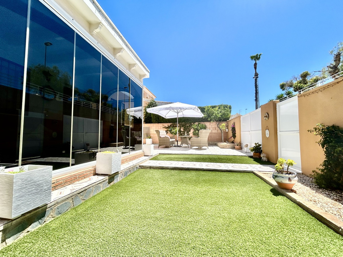 For sale - 3 Bedroom 2 Bathroom House - Detached Villa in Orihuela - Los Altos  - Alicante