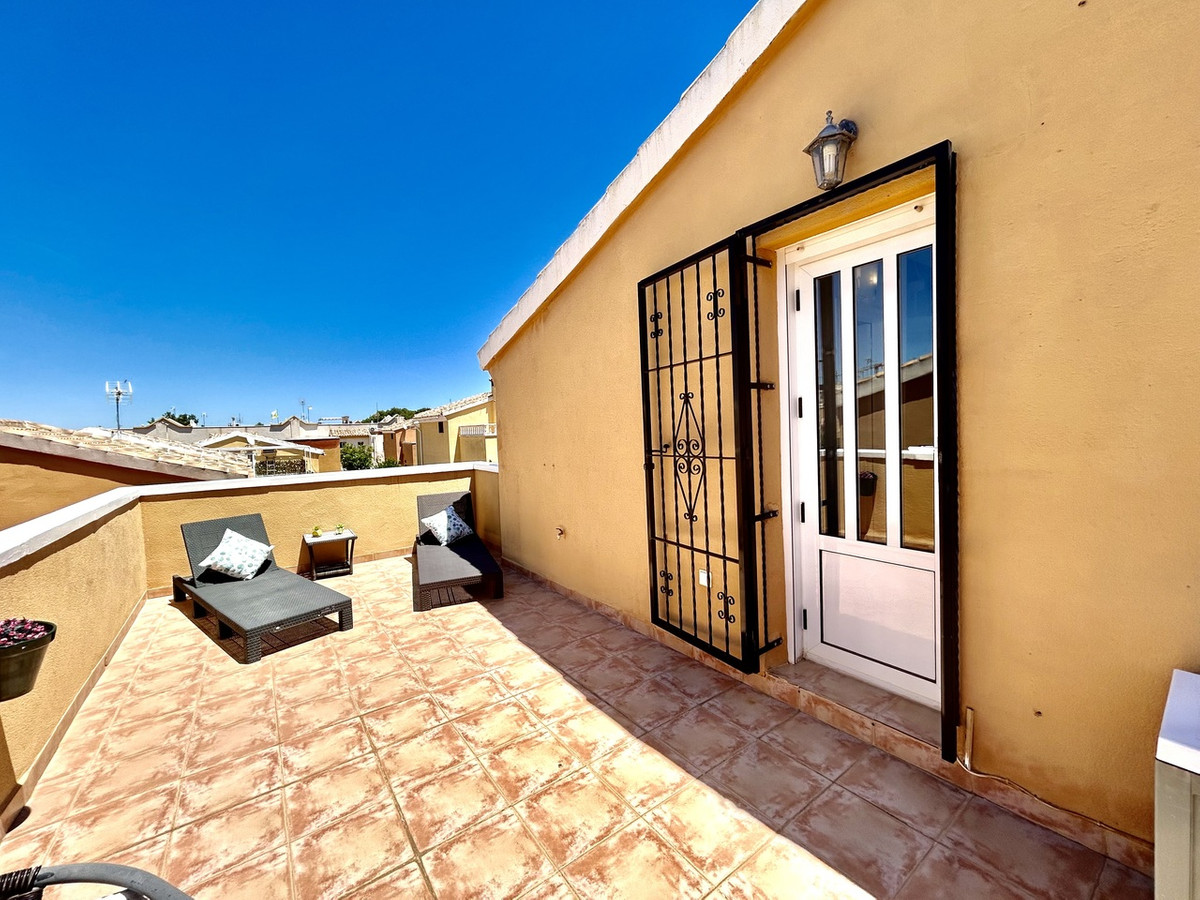 For sale - 3 Bedroom 2 Bathroom House - Detached Villa in Orihuela - Los Altos  - Alicante