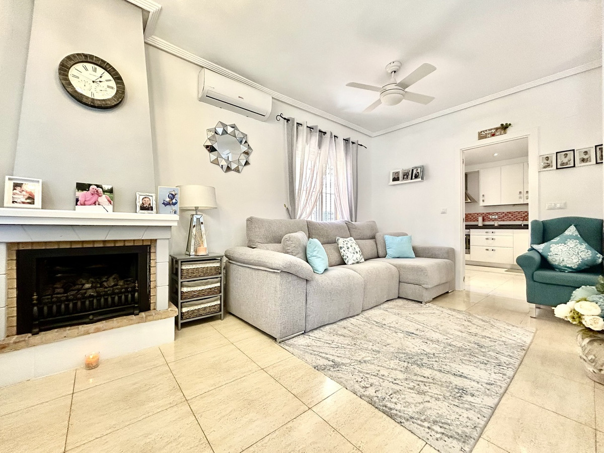 For sale - 3 Bedroom 2 Bathroom House - Detached Villa in Orihuela - Los Altos  - Alicante