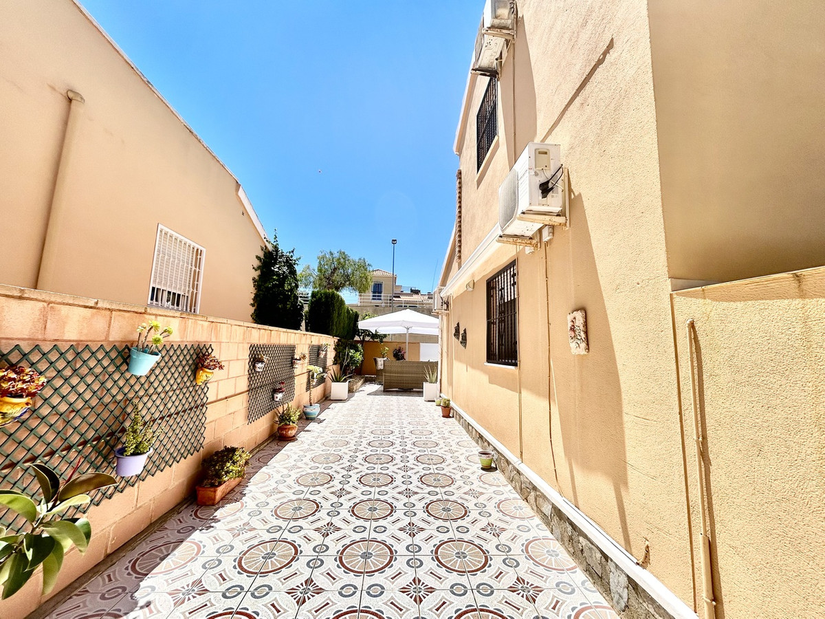 For sale - 3 Bedroom 2 Bathroom House - Detached Villa in Orihuela - Los Altos  - Alicante