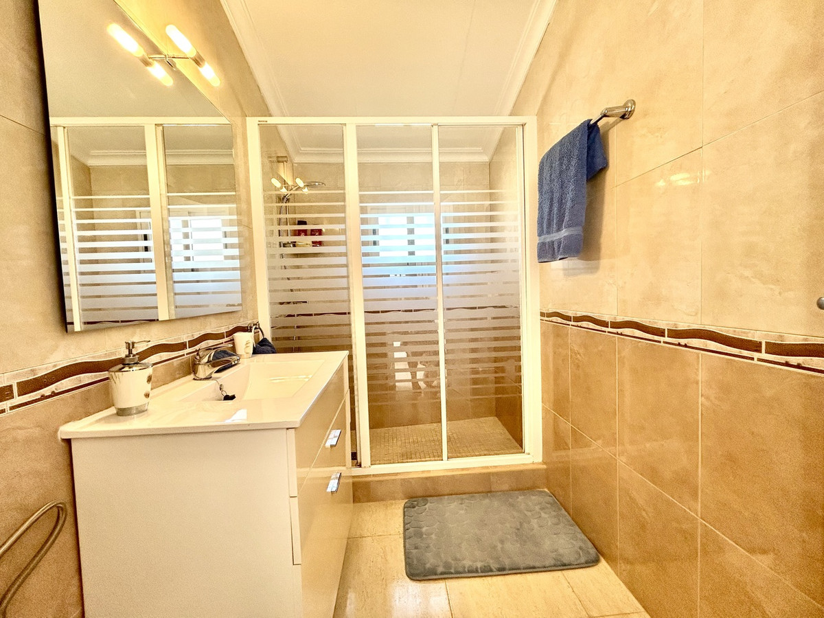 For sale - 3 Bedroom 2 Bathroom House - Detached Villa in Orihuela - Los Altos  - Alicante