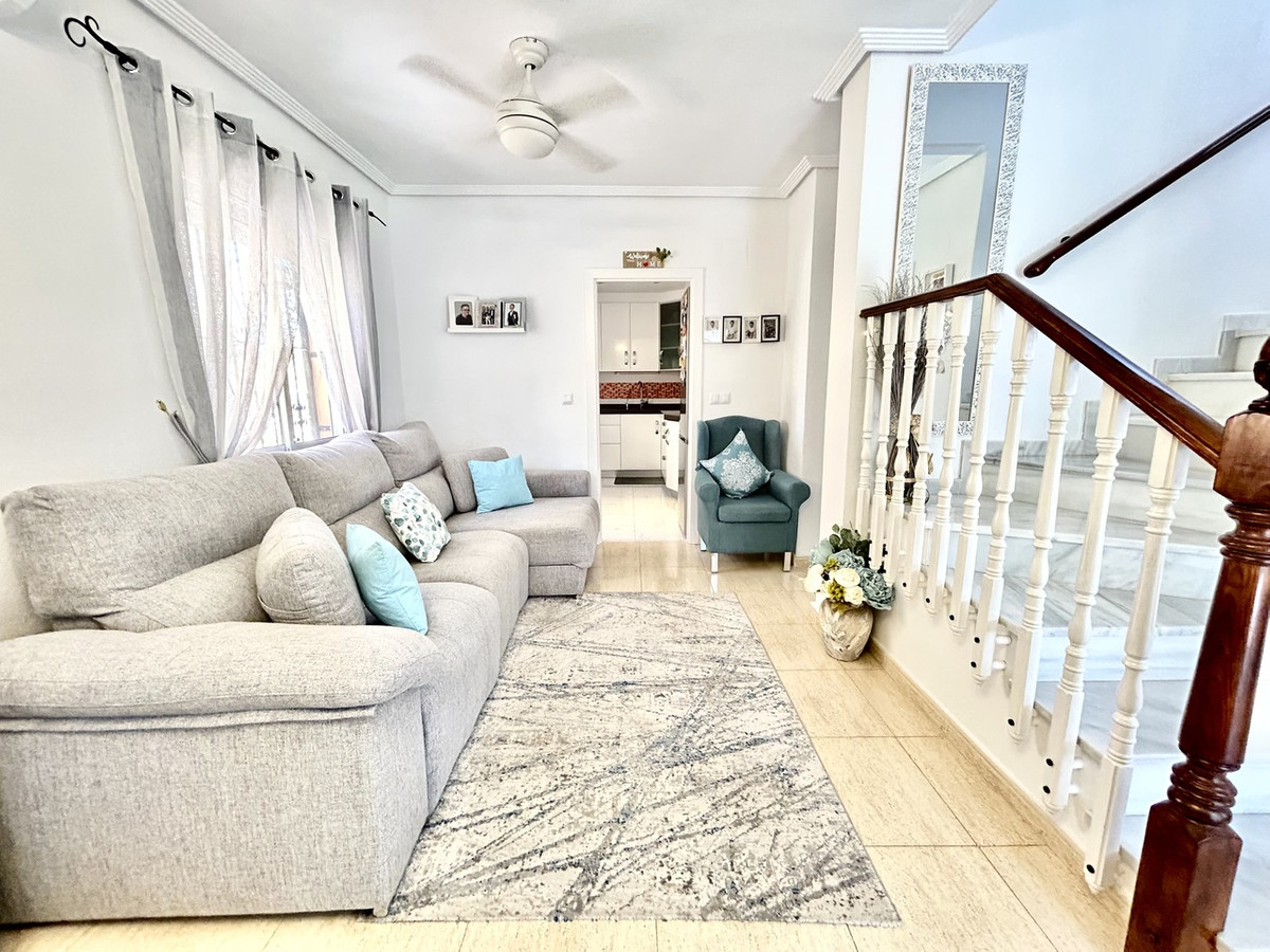 For sale - 3 Bedroom 2 Bathroom House - Detached Villa in Orihuela - Los Altos  - Alicante