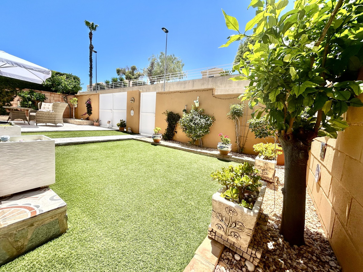 For sale - 3 Bedroom 2 Bathroom House - Detached Villa in Orihuela - Los Altos  - Alicante