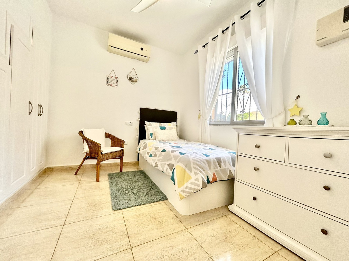 For sale - 3 Bedroom 2 Bathroom House - Detached Villa in Orihuela - Los Altos  - Alicante