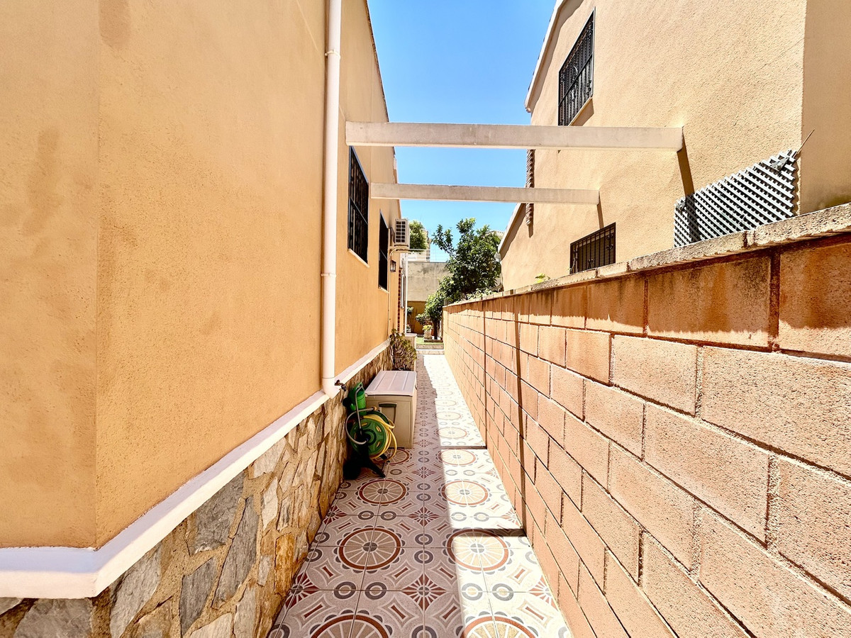 For sale - 3 Bedroom 2 Bathroom House - Detached Villa in Orihuela - Los Altos  - Alicante