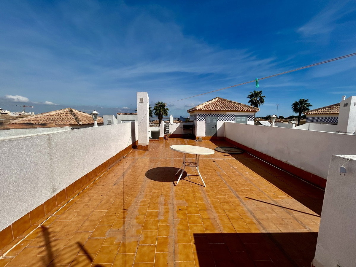 For sale - 2 Bedroom 1 Bathroom Apartment - Top Floor Apartment in Orihuela - Los Altos  - Alicante