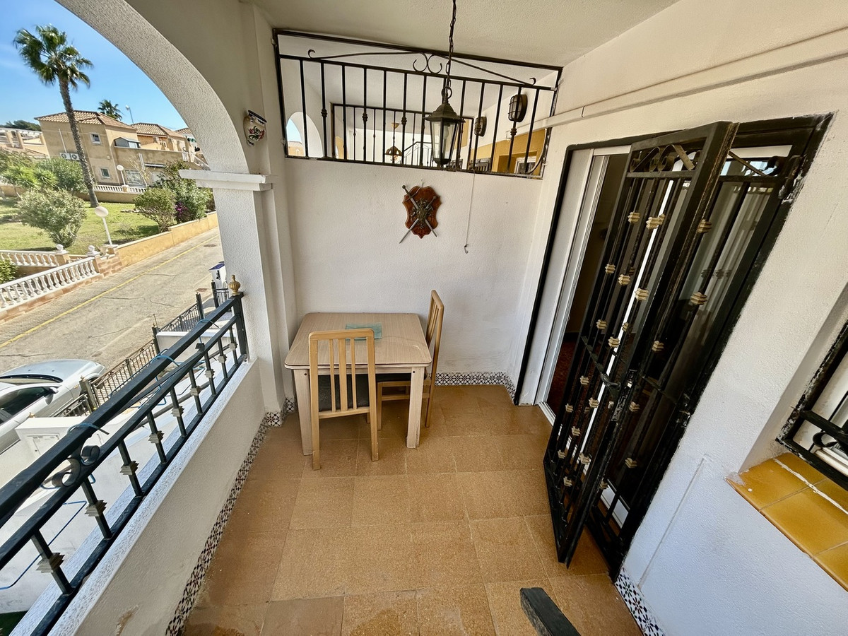 For sale - 2 Bedroom 1 Bathroom Apartment - Top Floor Apartment in Orihuela - Los Altos  - Alicante