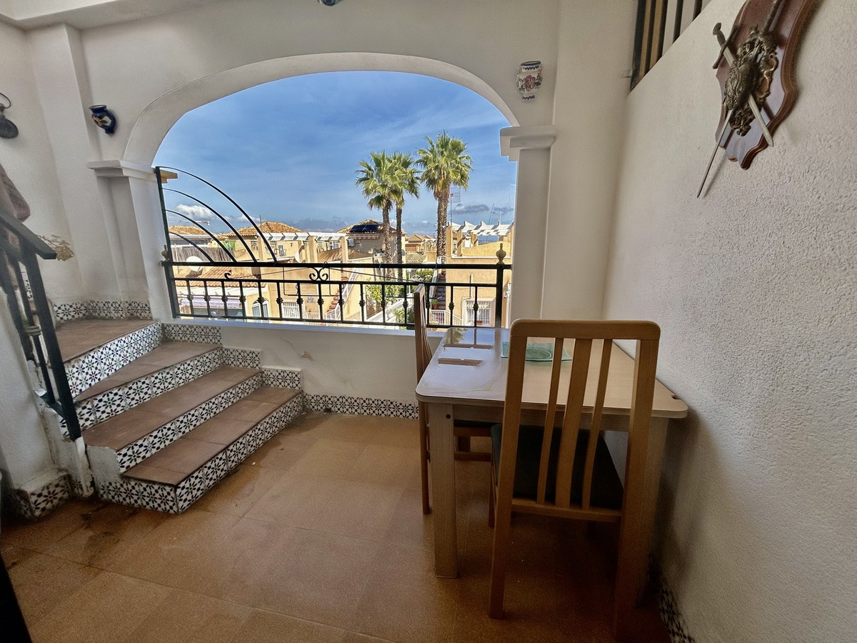 For sale - 2 Bedroom 1 Bathroom Apartment - Top Floor Apartment in Orihuela - Los Altos  - Alicante