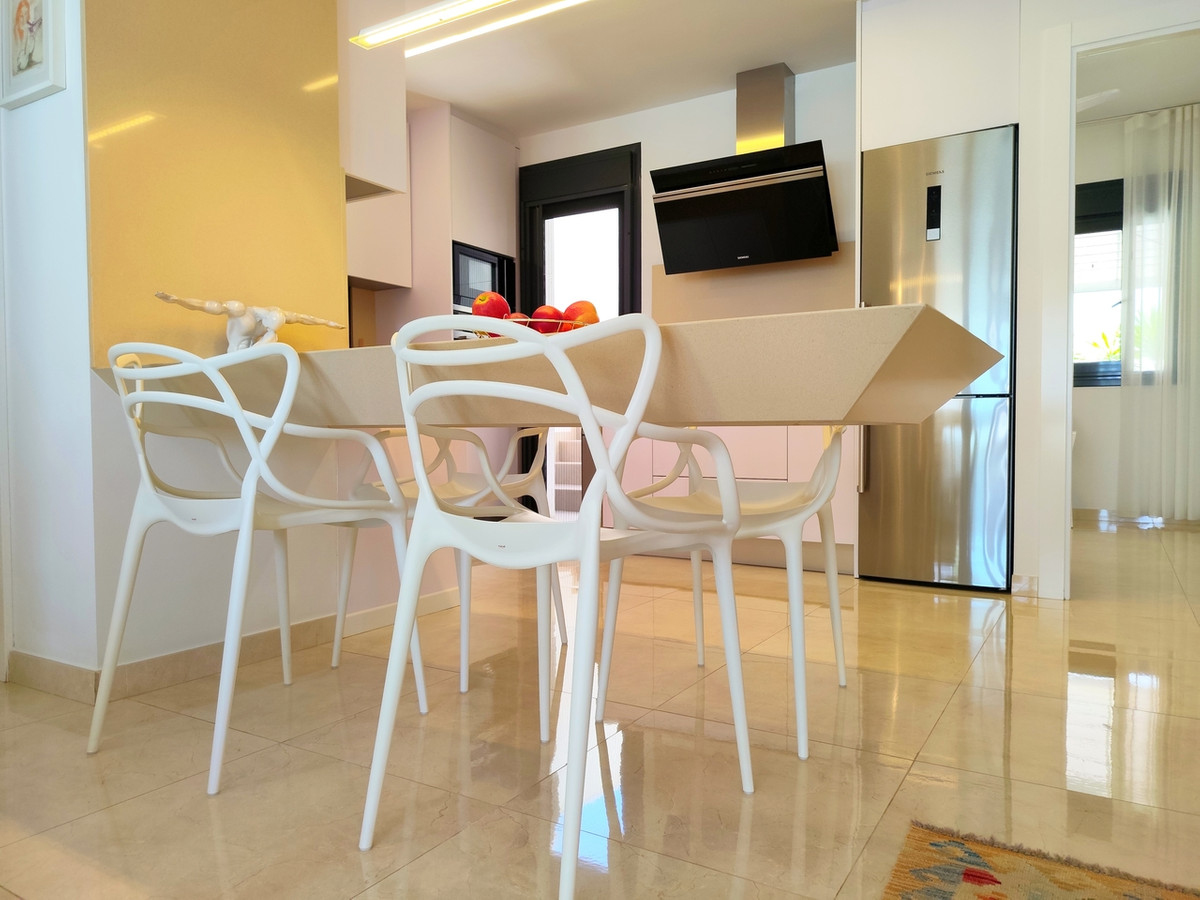 For sale - 3 Bedroom 2 Bathroom House - Detached Villa in San Miguel de Salinas - San Miguel de Salinas Centro  - Alicante