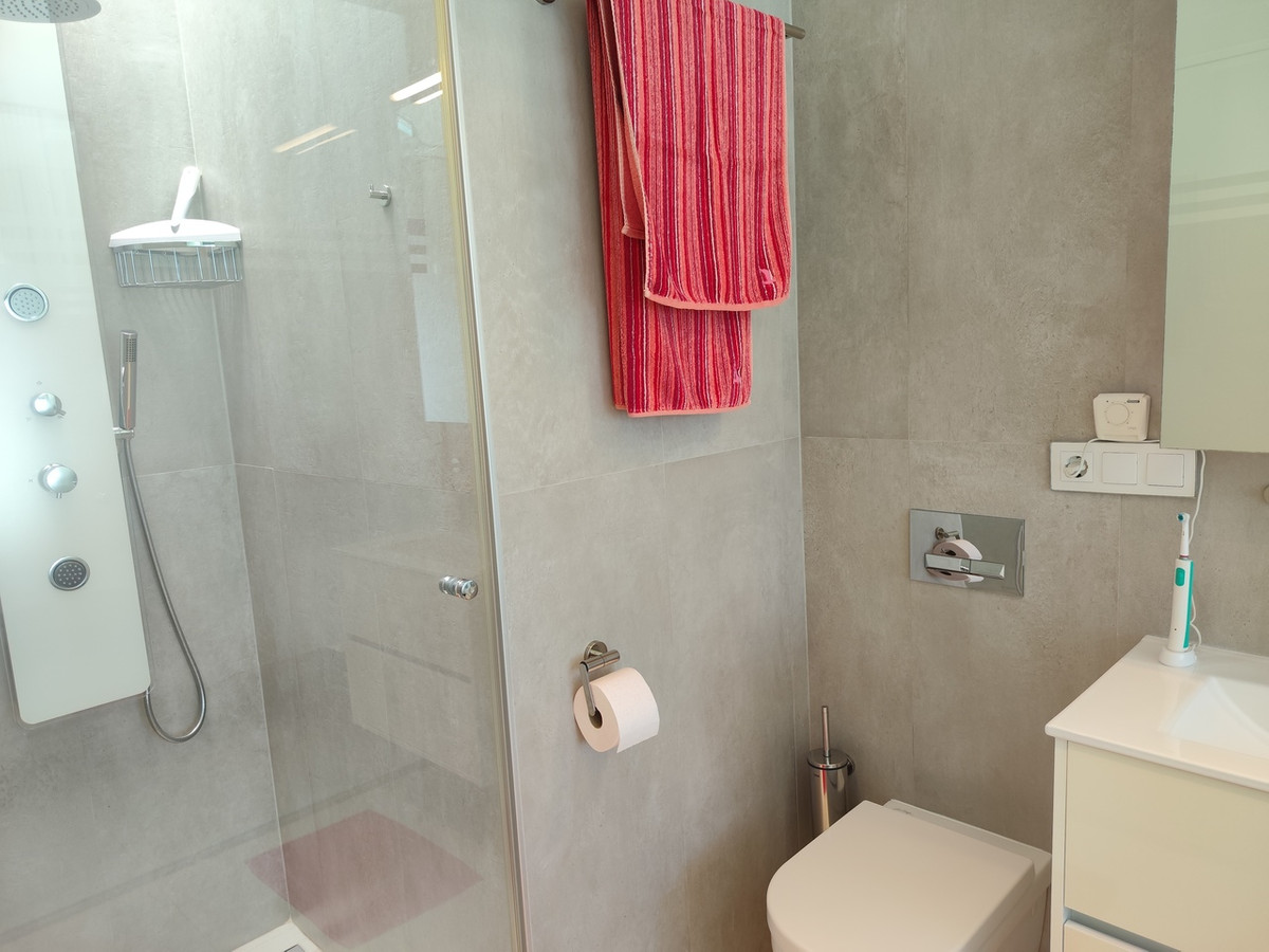 For sale - 3 Bedroom 2 Bathroom House - Detached Villa in San Miguel de Salinas - San Miguel de Salinas Centro  - Alicante