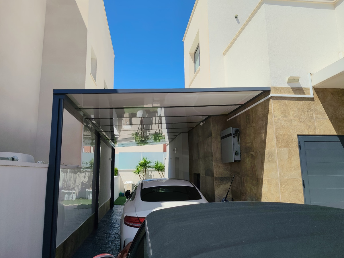 For sale - 3 Bedroom 2 Bathroom House - Detached Villa in San Miguel de Salinas - San Miguel de Salinas Centro  - Alicante