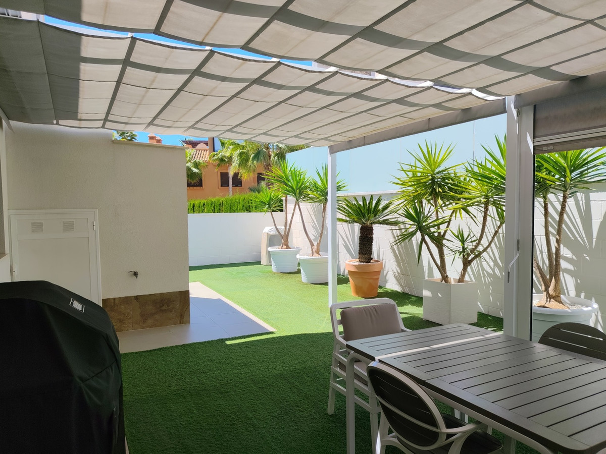 For sale - 3 Bedroom 2 Bathroom House - Detached Villa in San Miguel de Salinas - San Miguel de Salinas Centro  - Alicante