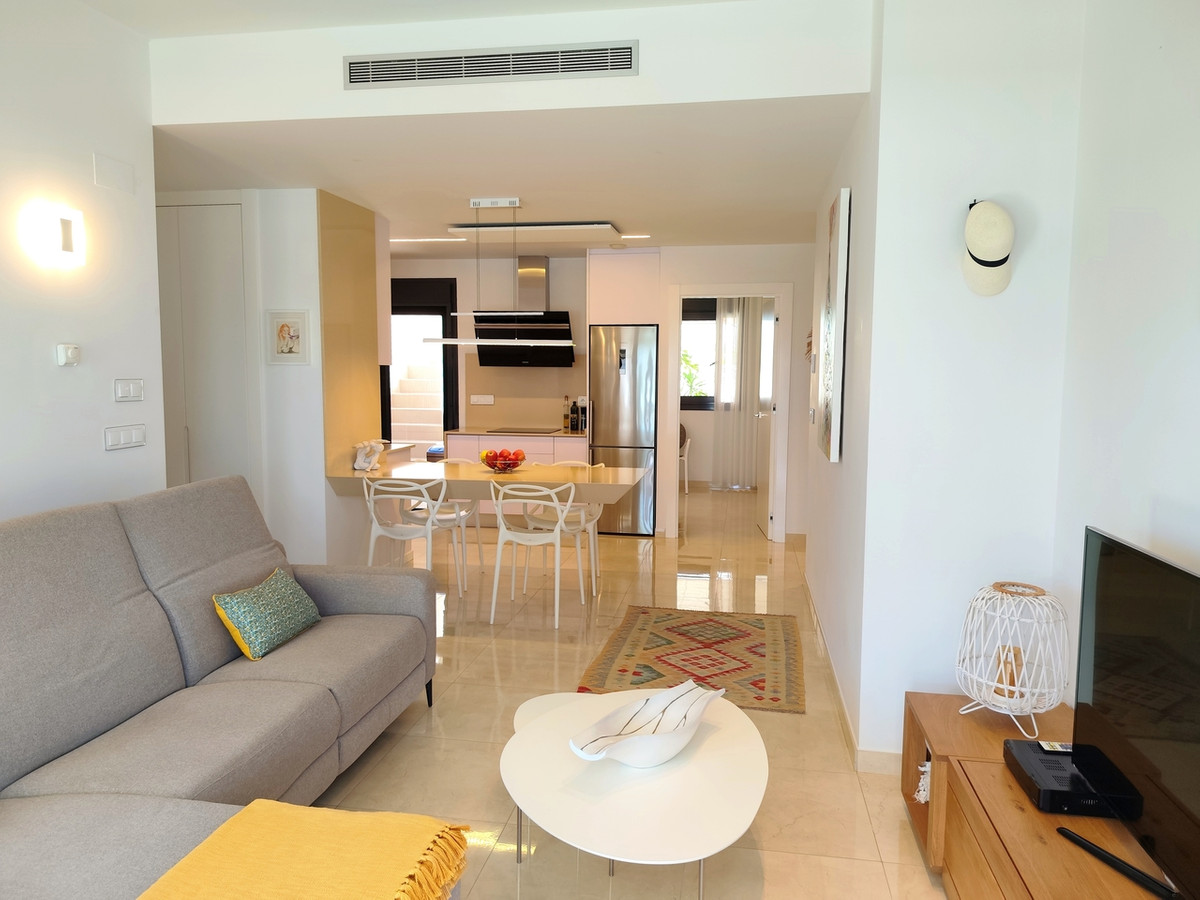 For sale - 3 Bedroom 2 Bathroom House - Detached Villa in San Miguel de Salinas - San Miguel de Salinas Centro  - Alicante
