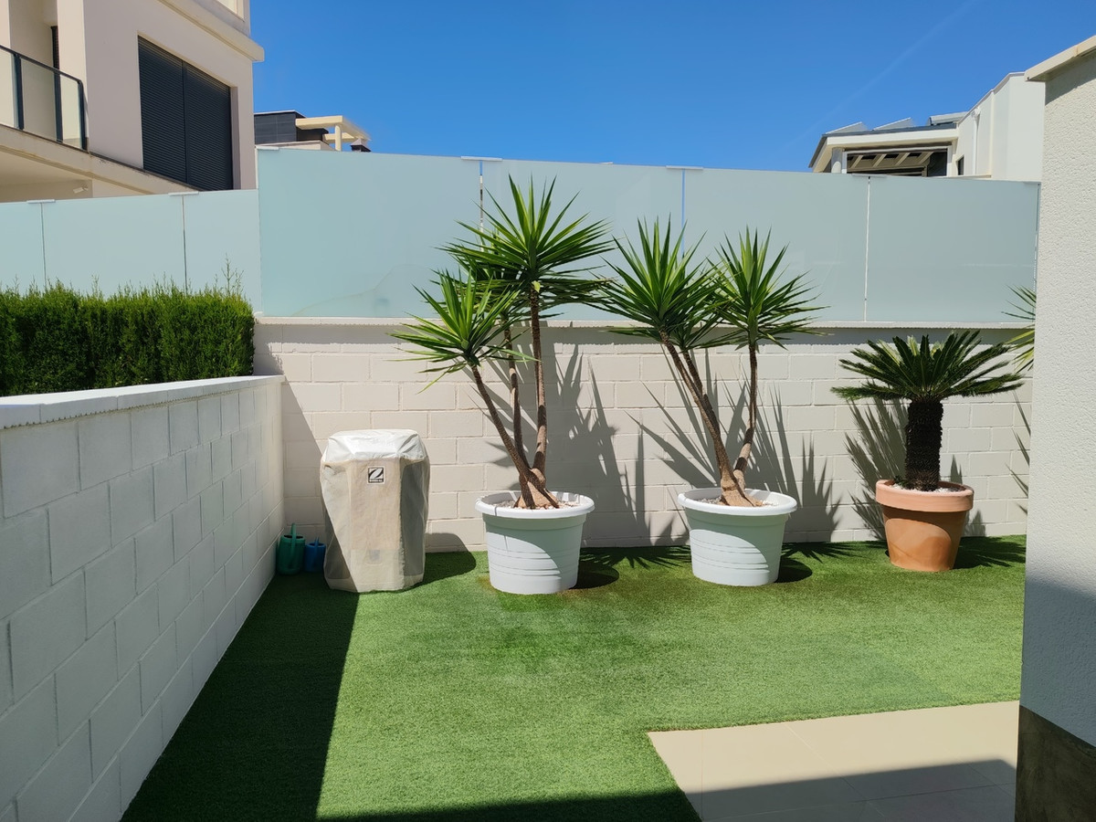 For sale - 3 Bedroom 2 Bathroom House - Detached Villa in San Miguel de Salinas - San Miguel de Salinas Centro  - Alicante