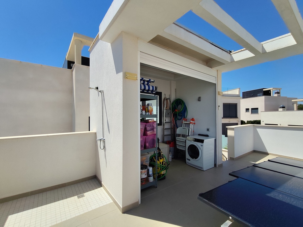 For sale - 3 Bedroom 2 Bathroom House - Detached Villa in San Miguel de Salinas - San Miguel de Salinas Centro  - Alicante