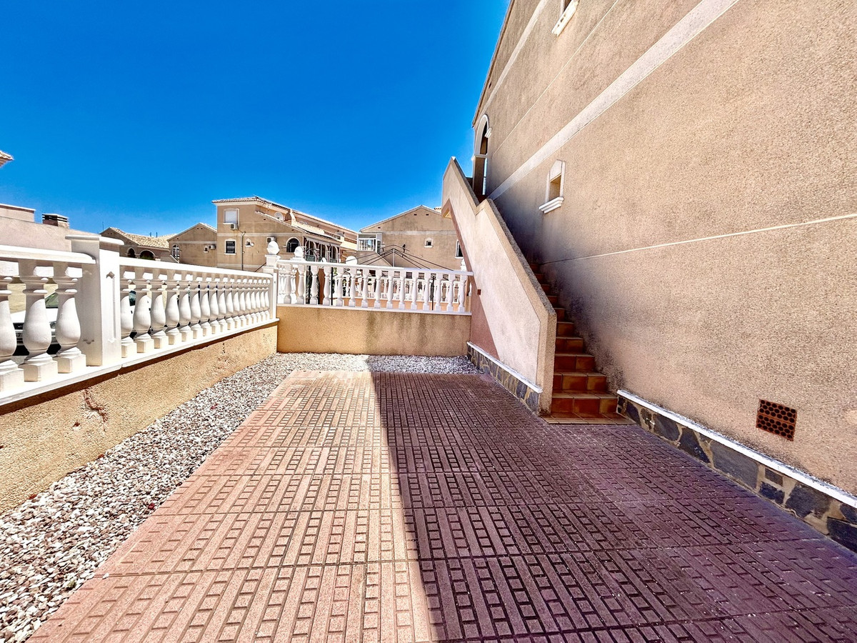 For sale - 2 Bedroom 1 Bathroom Penthouse in La Zenia - La Zenia  - Alicante