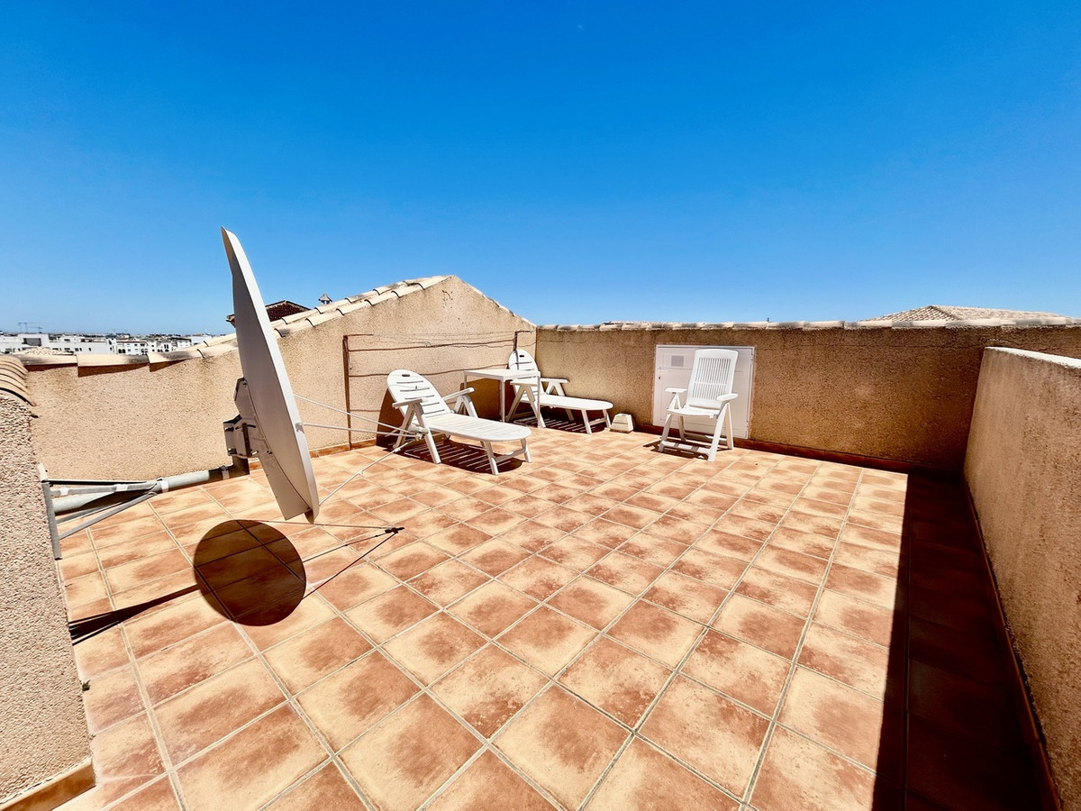 For sale - 2 Bedroom 1 Bathroom Penthouse in La Zenia - La Zenia  - Alicante