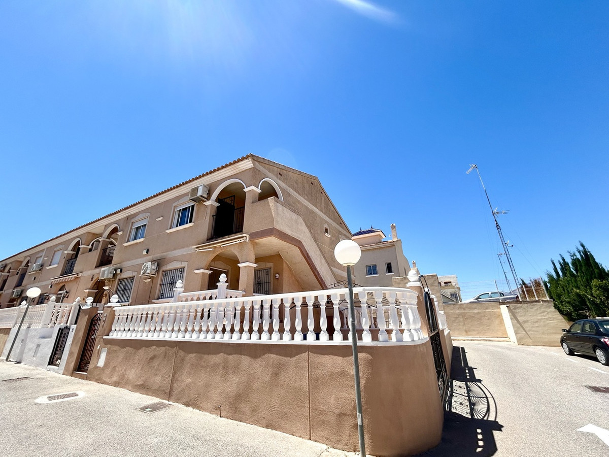 For sale - 2 Bedroom 1 Bathroom Penthouse in La Zenia - La Zenia  - Alicante