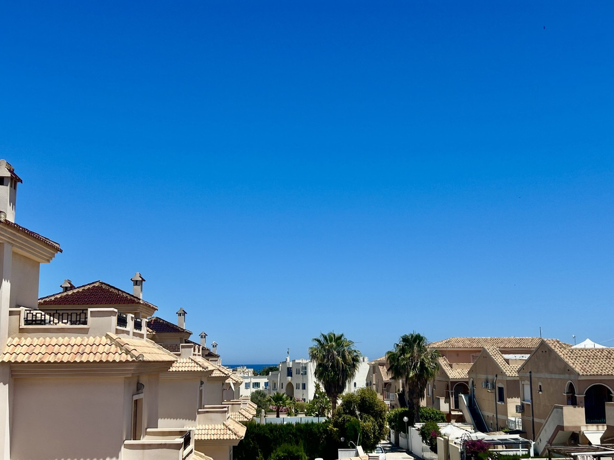 For sale - 2 Bedroom 1 Bathroom Penthouse in La Zenia - La Zenia  - Alicante