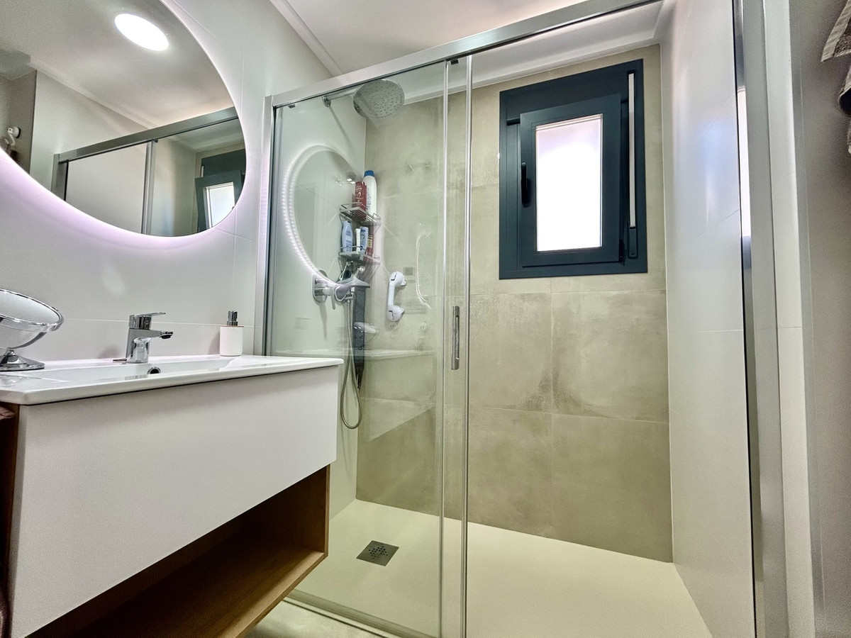 For sale - 2 Bedroom 2 Bathroom Apartment - Middle Floor Apartment in Pilar de la Horadada - Pilar de la Horadada Centro  - Alicante
