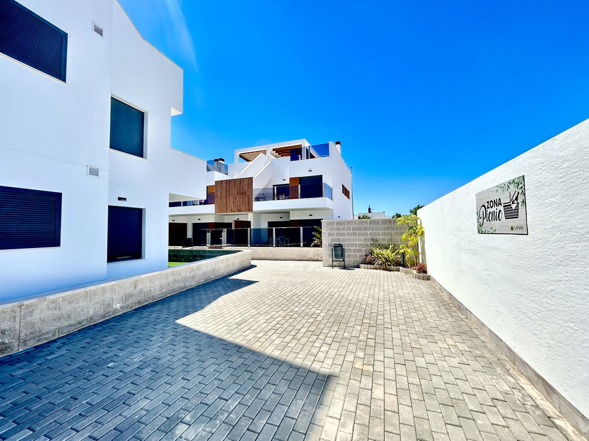 For sale - 2 Bedroom 2 Bathroom Apartment - Middle Floor Apartment in Pilar de la Horadada - Pilar de la Horadada Centro  - Alicante