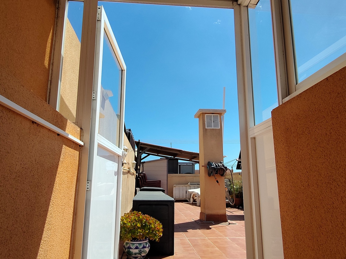 For sale - 2 Bedroom 2 Bathroom Apartment - Top Floor Apartment in Orihuela - Los Balcones  - Alicante