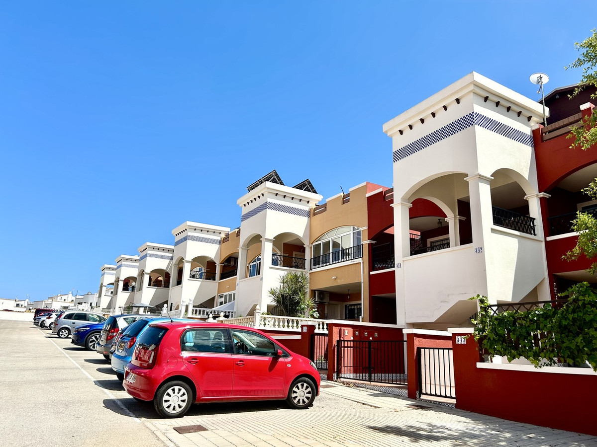 For sale - 2 Bedroom 2 Bathroom Apartment - Top Floor Apartment in Orihuela - Los Balcones  - Alicante