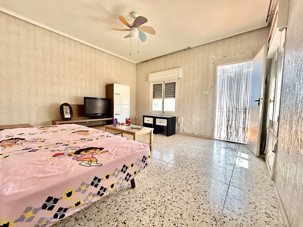 For sale - 6 Bedroom 4 Bathroom House - Detached Villa in Los Montesinos - Los Montesinos Centro  - Alicante